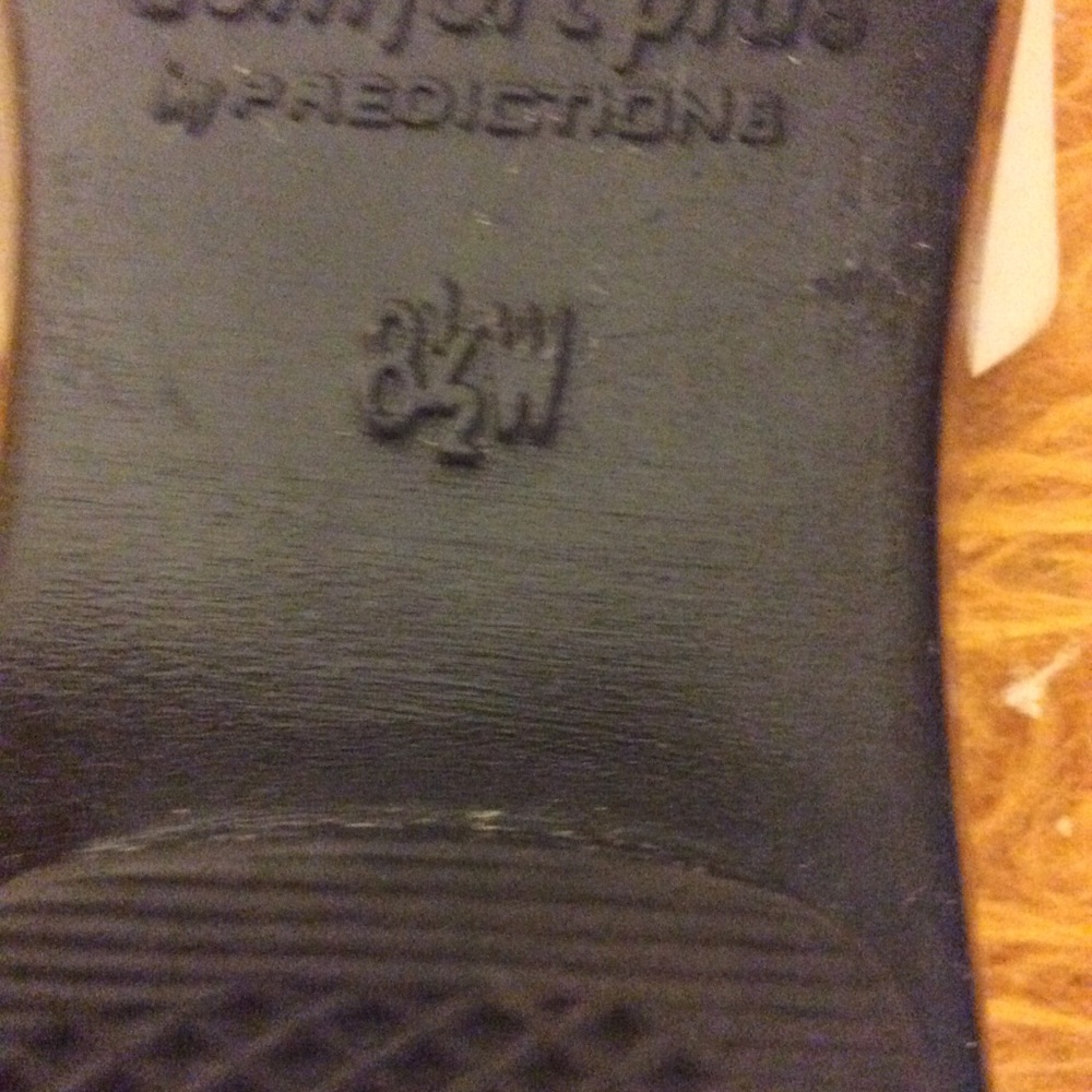 Sandals - Picture 5 of 10